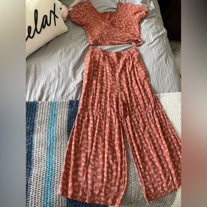 Size medium American Eagle floral set